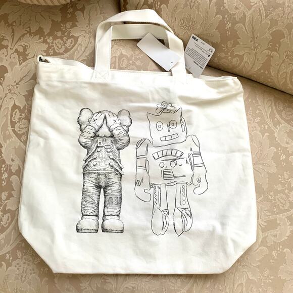 Uniqlo KAWS + Andy Warhol 2-Way Tote Bag in Off White - Picture 5 of 11